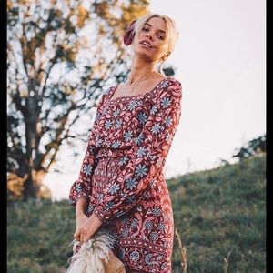 Arnhem square neck crop top